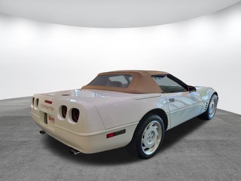 Used 1991 Chevrolet Corvette Convertible RWD image 14