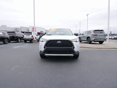 Used 2022 Toyota Corolla Cross L image 9