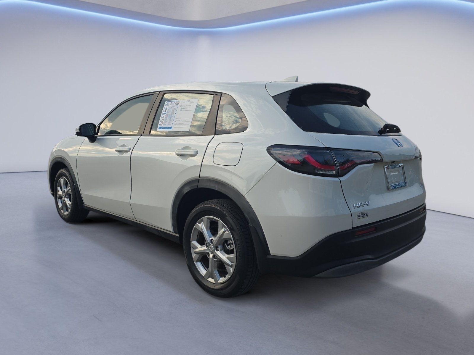 Used 2023 Honda HR-V LX image 3