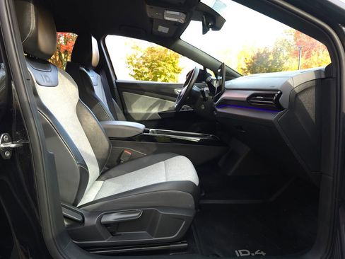 Used 2023 Volkswagen ID.4 Pro image 21