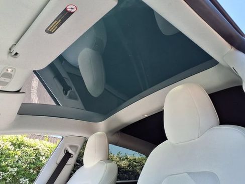 Used 2022 Tesla Model 3 Standard Range RWD image 14