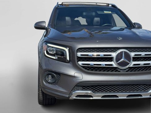 Certified 2022 Mercedes-Benz GLB 250 4MATIC w/ Premium Package Lite image 11