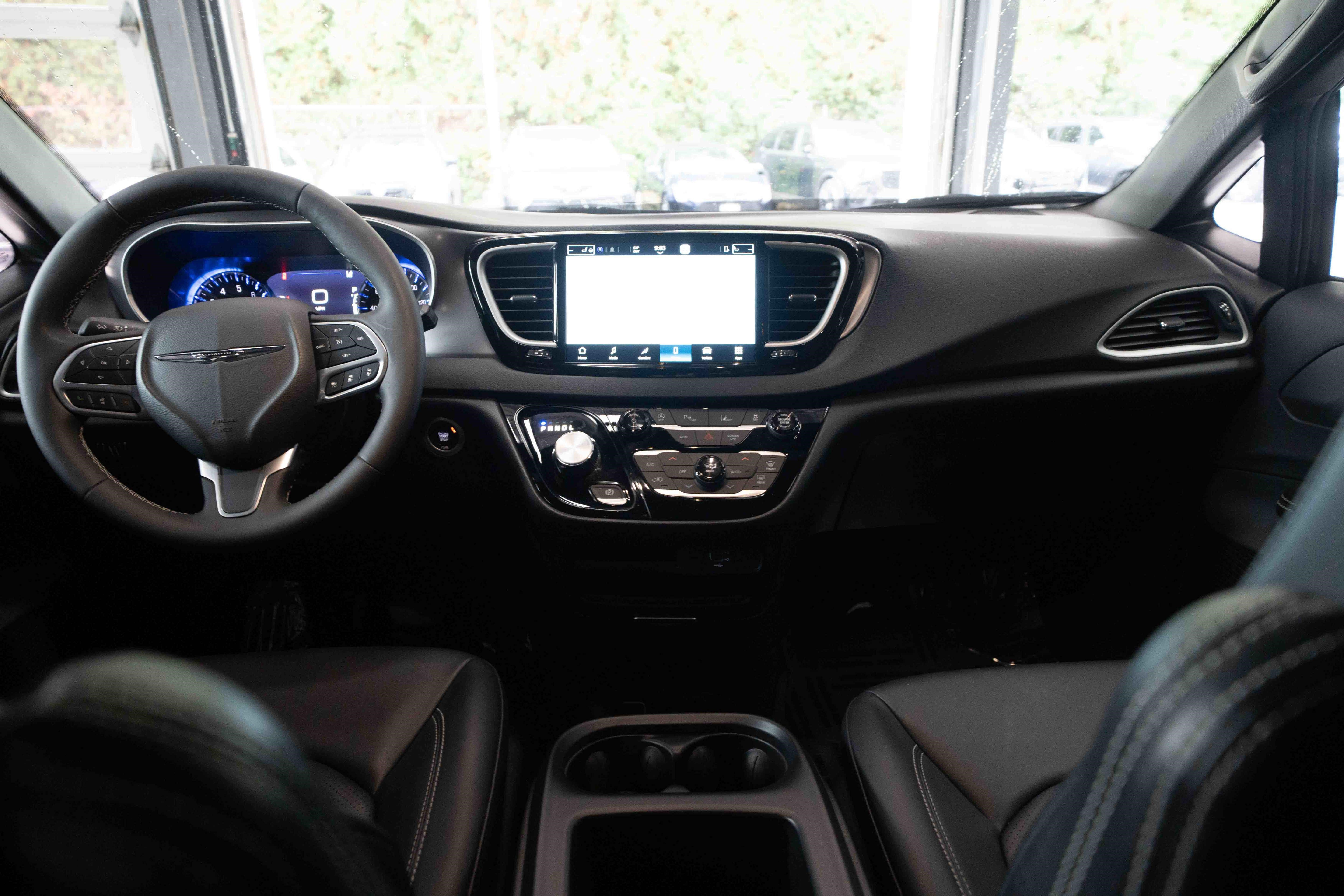 Used 2026 Chrysler Pacifica Select FWD image 20