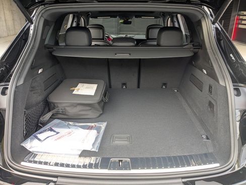 New 2026 Porsche Cayenne S image 24