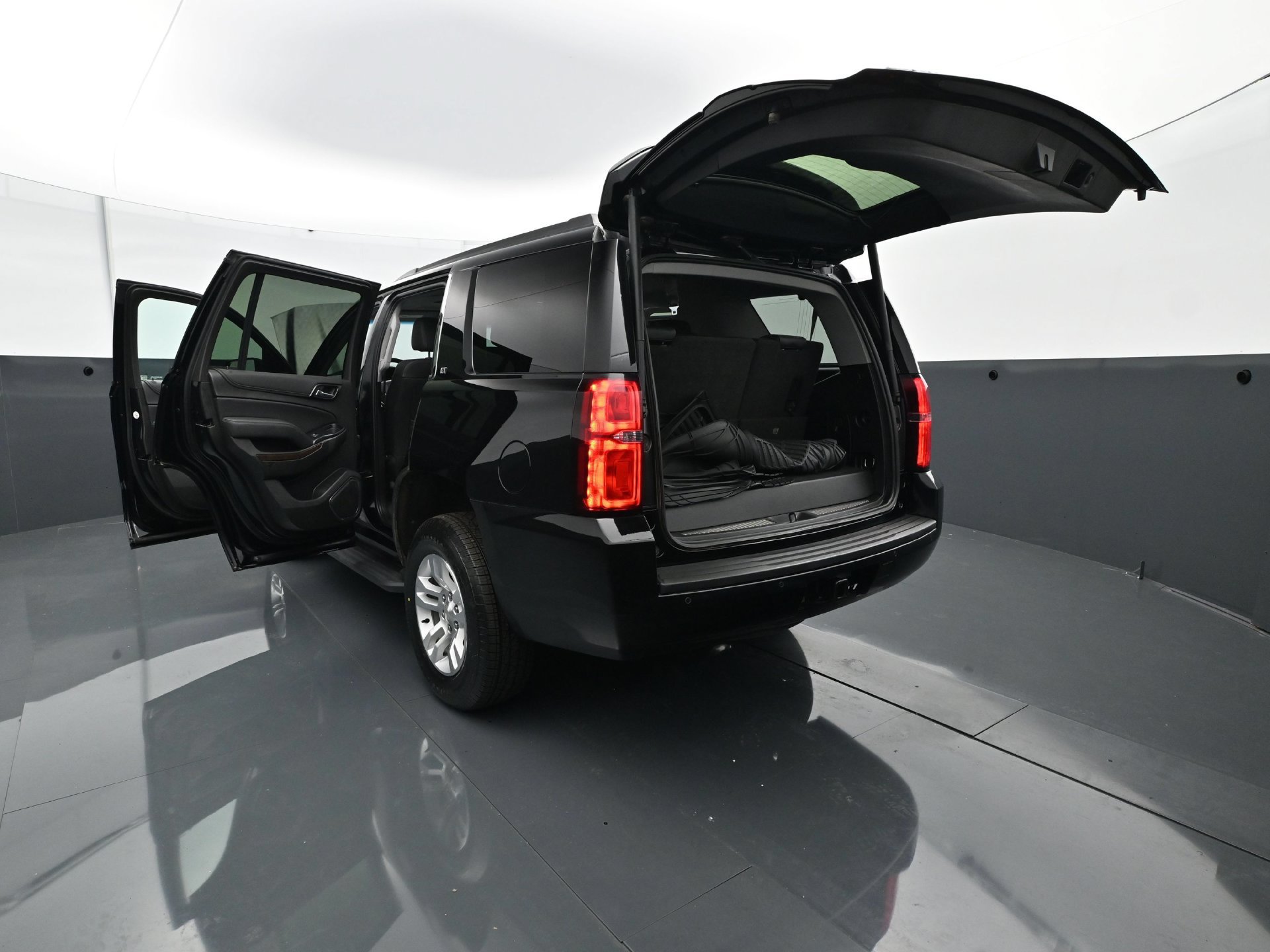 Used 2019 Chevrolet Tahoe LT AWD/4WD image 31