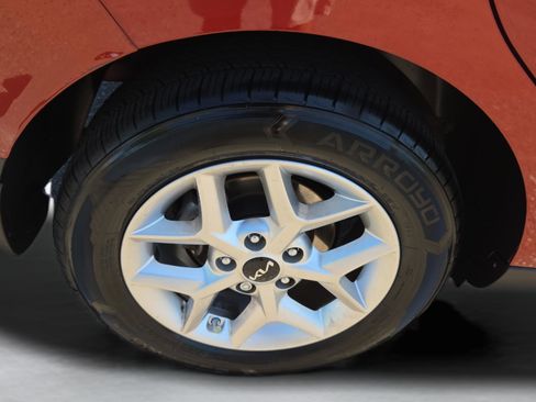 Used 2022 Kia Soul LX w/ Technology Package image 16