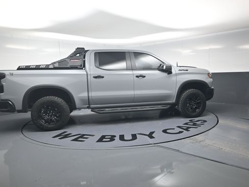 Used 2024 Chevrolet Silverado 1500 ZR2 w/ Technology Package image 10