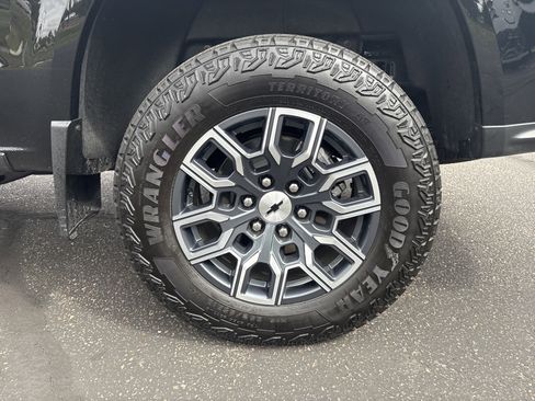 Certified 2024 Chevrolet Colorado Z71 w/ Z71 Convenience Package 2 image 13