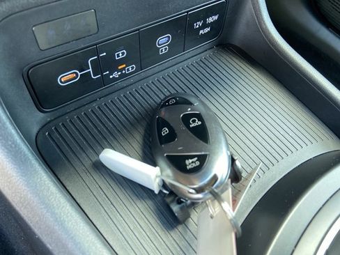 Used 2025 Hyundai Kona SEL FWD image 44