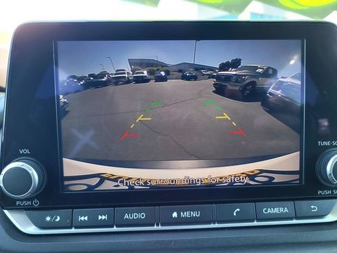 Used 2023 Nissan Rogue S FWD image 15