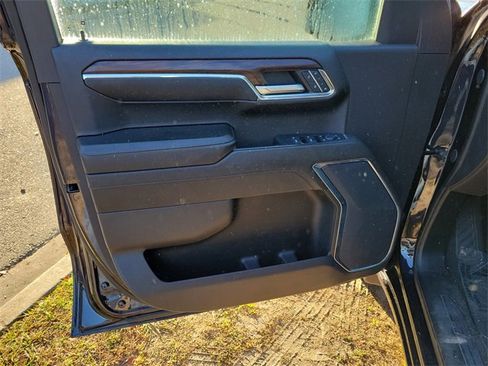 Used 2024 GMC Sierra 1500 SLT image 10