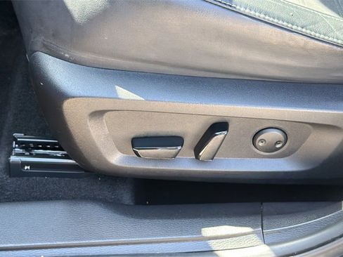 Used 2022 Mitsubishi Outlander SE image 16