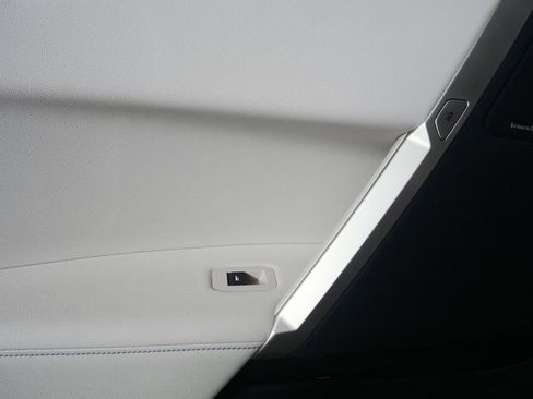 Used 2025 BMW iX xDrive50 image 14