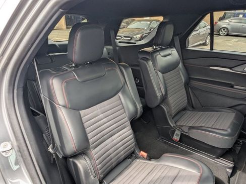Used 2025 Ford Explorer ST-Line image 22