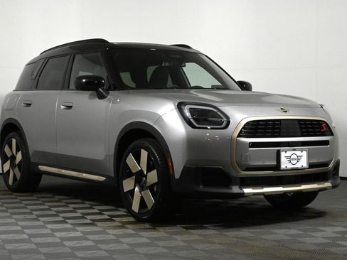 Used 2025 MINI Cooper Countryman S w/ Comfort Package Max image 9