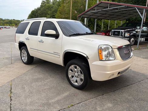 Used 2013 GMC Yukon Denali AWD/4WD image 2