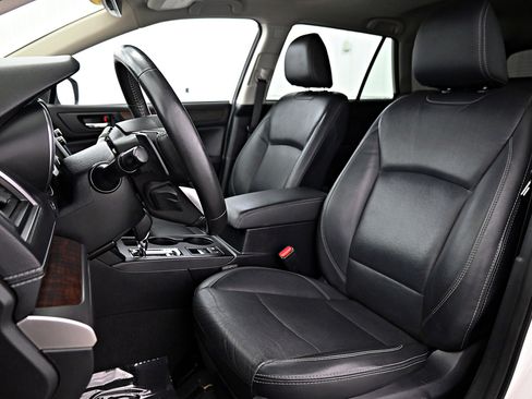 Used 2019 Subaru Outback 2.5i Limited image 6