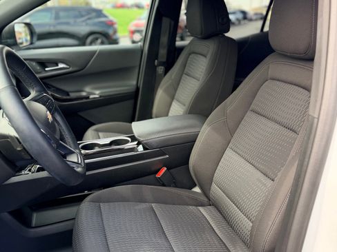 Used 2025 Chevrolet Equinox LT image 11