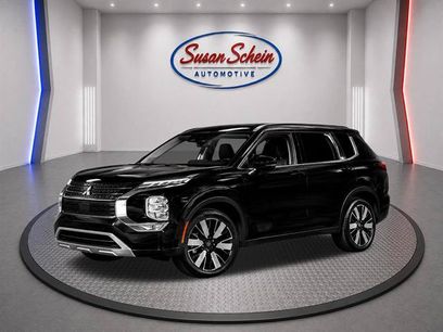 Used 2025 Mitsubishi Outlander SE