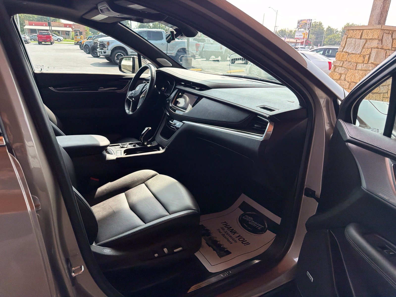 Used 2022 Cadillac XT5 Premium Luxury w/ LPO, Floor Liner Package AWD/4WD image 7