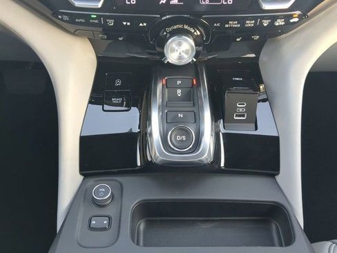 Used 2025 Acura MDX FWD w/ Technology Package image 16