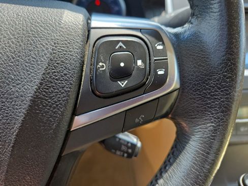 Used 2015 Toyota Camry XLE FWD image 19