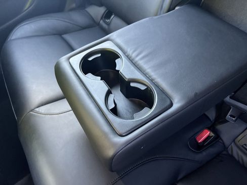 Used 2024 MAZDA MAZDA3 s FWD image 19