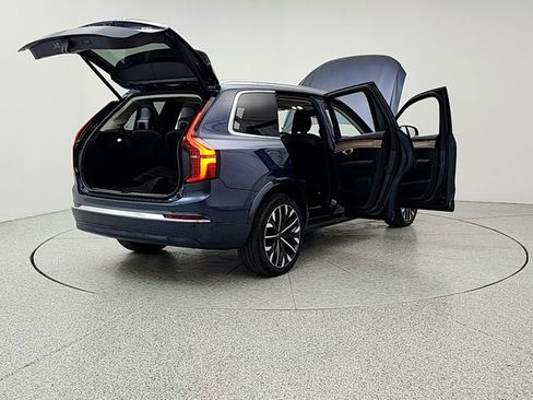 Used 2025 Volvo XC90 B6 Plus AWD/4WD image 11