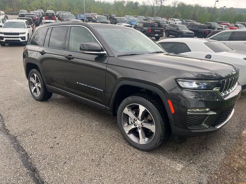 Used 2023 Jeep Grand Cherokee 4WD 4xe image 1