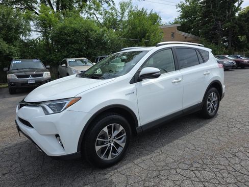 Used 2016 Toyota RAV4 XLE AWD/4WD image 2