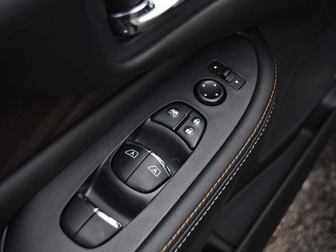 Certified 2024 Nissan Murano Platinum w/ Cargo Package image 9