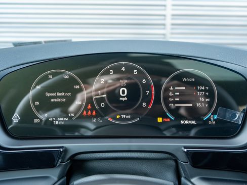 New 2026 Porsche Cayenne image 25