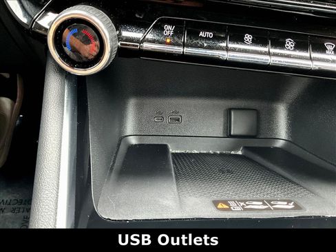 Used 2024 Chevrolet Traverse RS w/ LPO, Floor Liner Package AWD/4WD image 16