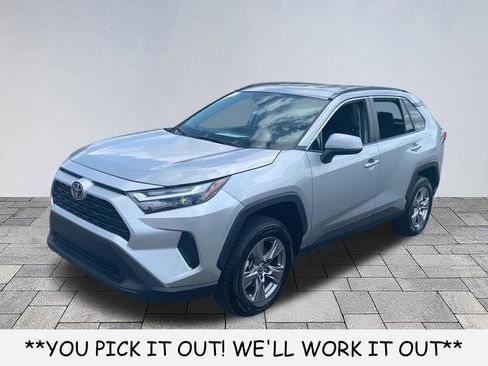 Used 2025 Toyota RAV4 XLE AWD/4WD image 3