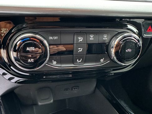 New 2026 Chevrolet Trax LT w/ Driver Confidence Package FWD image 18
