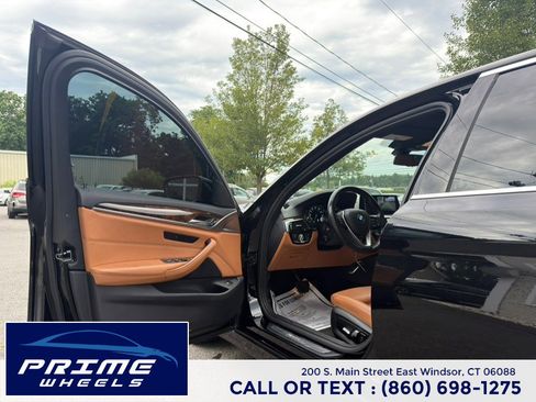 Used 2018 BMW 530i xDrive AWD/4WD image 9