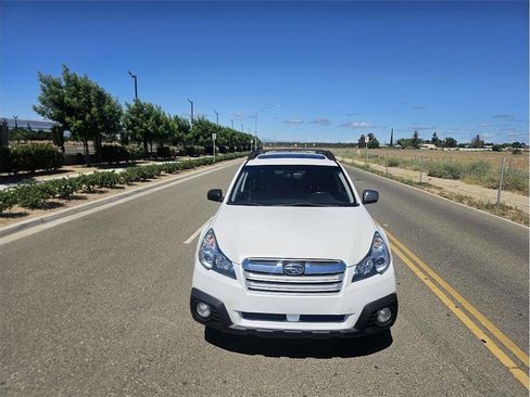 Used 2013 Subaru Outback 3.6R Limited AWD/4WD image 2