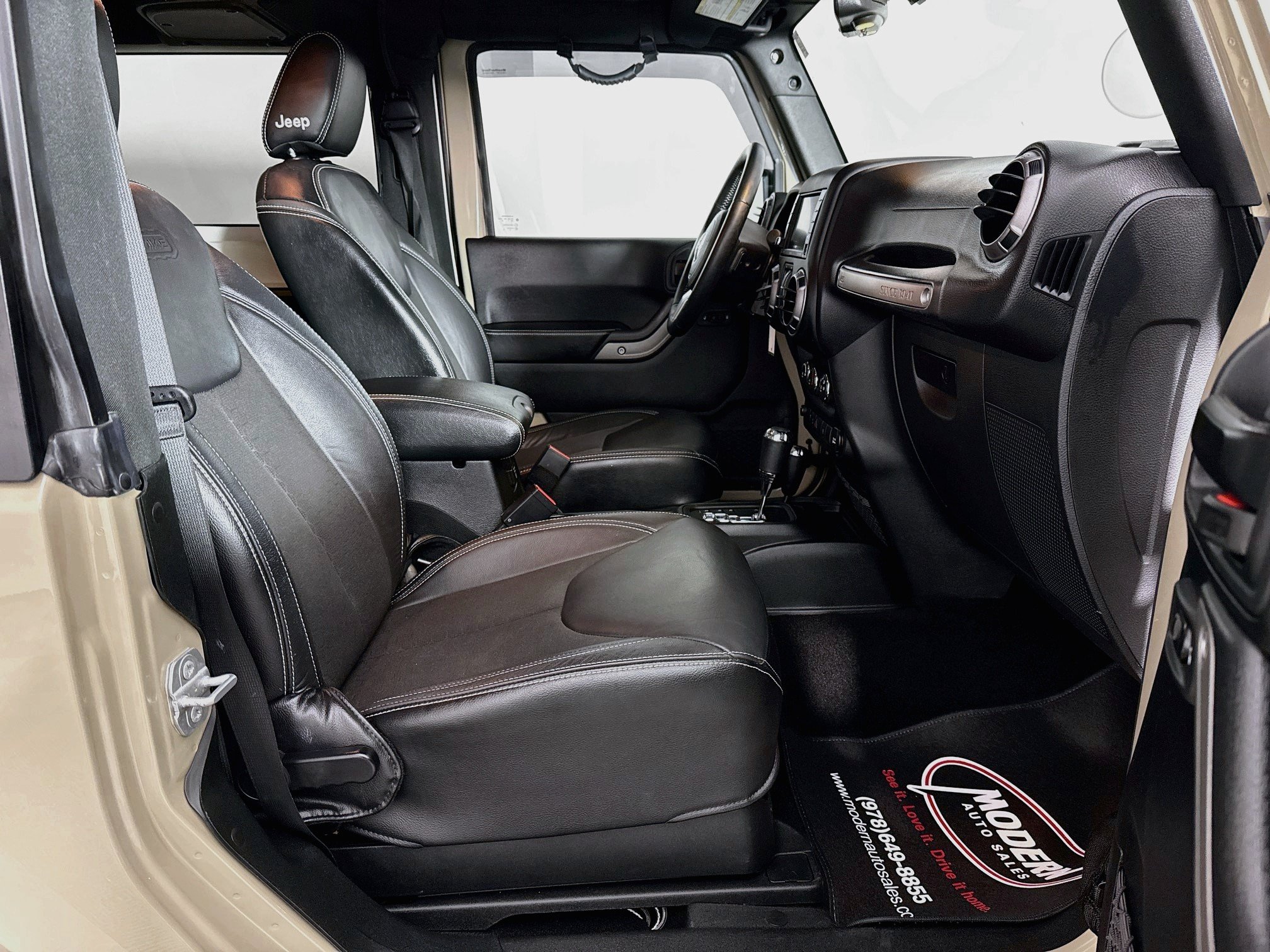 Used 2018 Jeep Wrangler Sport AWD/4WD image 30