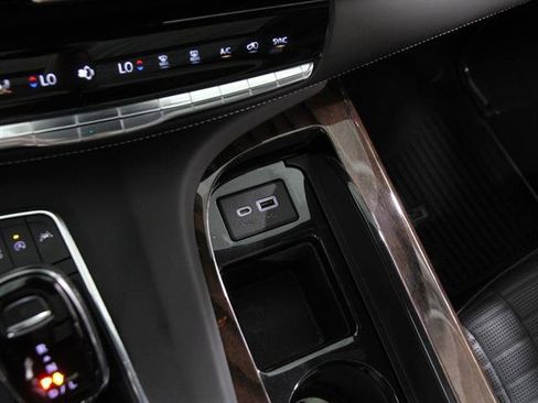 Certified 2023 Cadillac Escalade Premium Luxury Platinum image 19