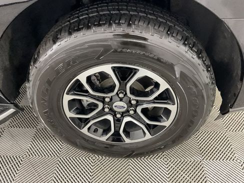 Used 2022 Ford Expedition XLT image 11