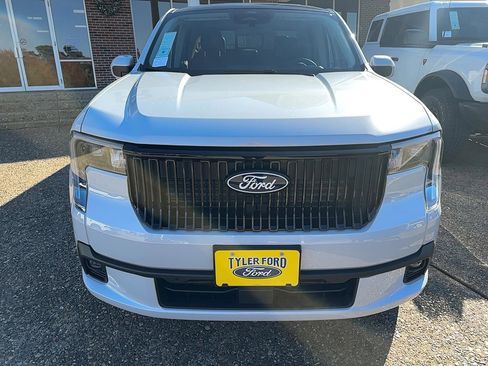 New 2026 Ford Maverick Lobo image 3