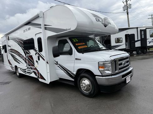 Used 2023 Ford E-450 and Econoline 450 Super Duty w/ Motorhome Prep Package image 2