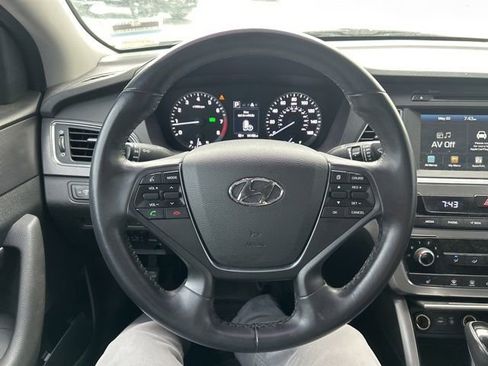 Used 2017 Hyundai Sonata Sport w/ Value Edition Package 02 FWD image 17