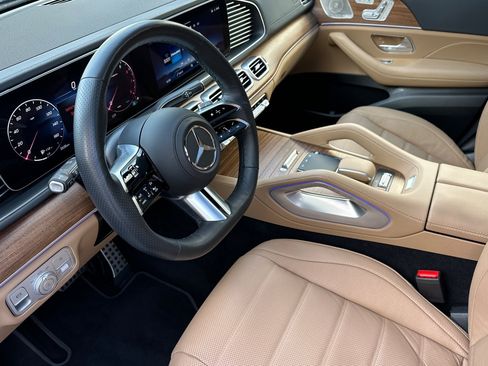 Used 2026 Mercedes-Benz GLS 450 4MATIC image 9