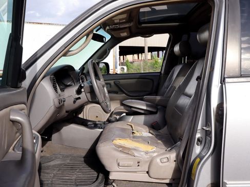 Used 2002 Toyota Sequoia Limited image 18