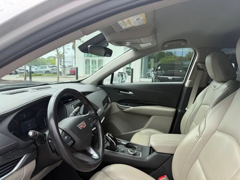 Used 2021 Cadillac XT4 Premium Luxury FWD image 10