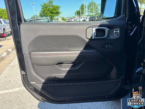 Used 2025 Jeep Wrangler Unlimited Rubicon AWD/4WD image 52