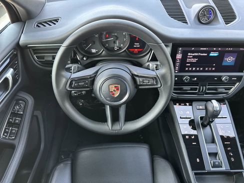 Certified 2025 Porsche Macan AWD/4WD image 15