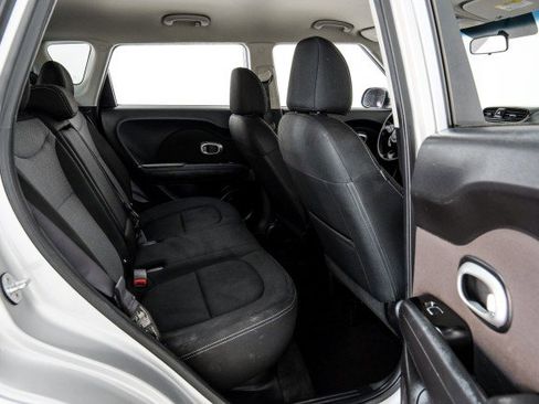 Used 2017 Kia Soul + image 30