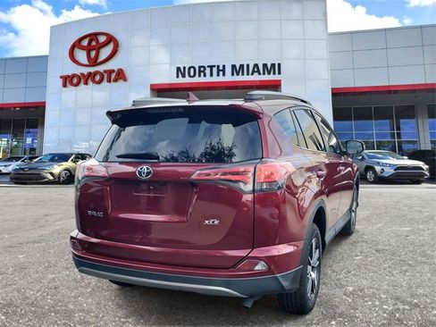 Used 2018 Toyota RAV4 XLE image 4
